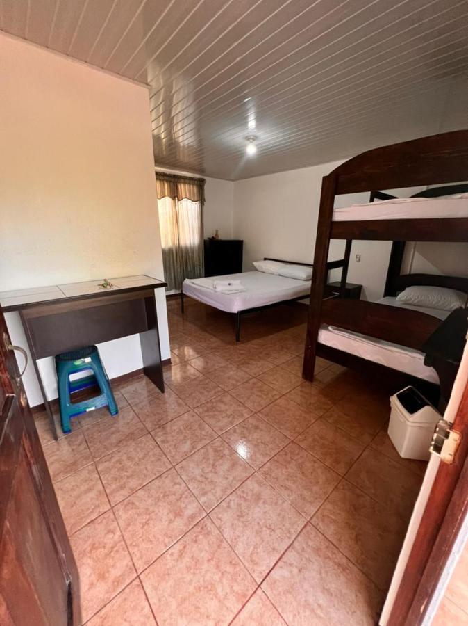 Bed and Breakfast Cabinas Playa Bandera Parrita Exterior foto