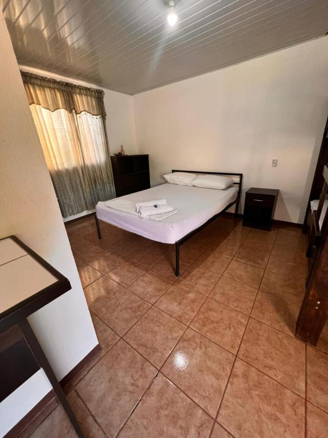 Bed and Breakfast Cabinas Playa Bandera Parrita Exterior foto