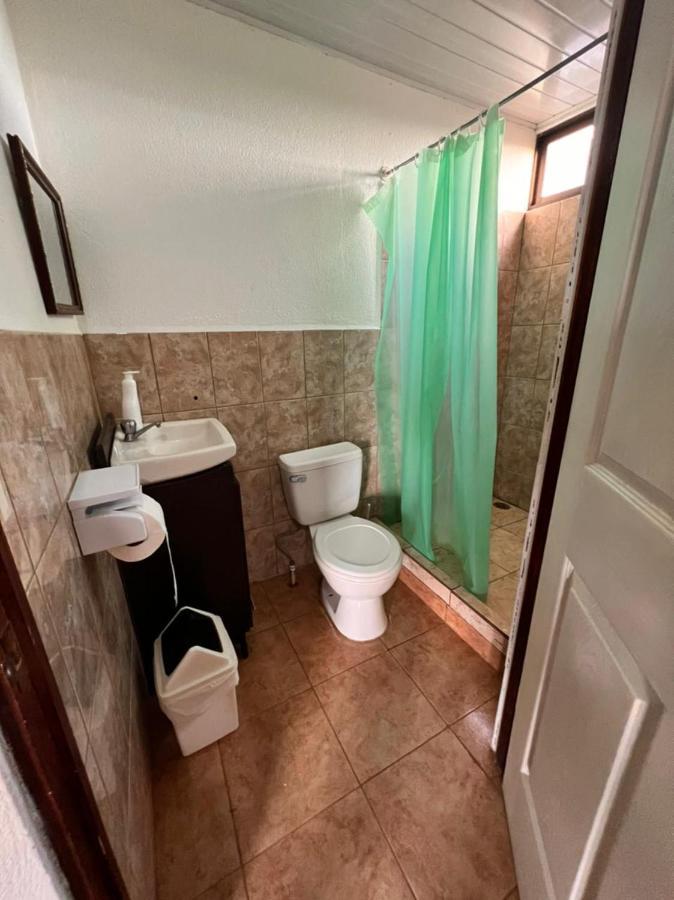 Bed and Breakfast Cabinas Playa Bandera Parrita Exterior foto