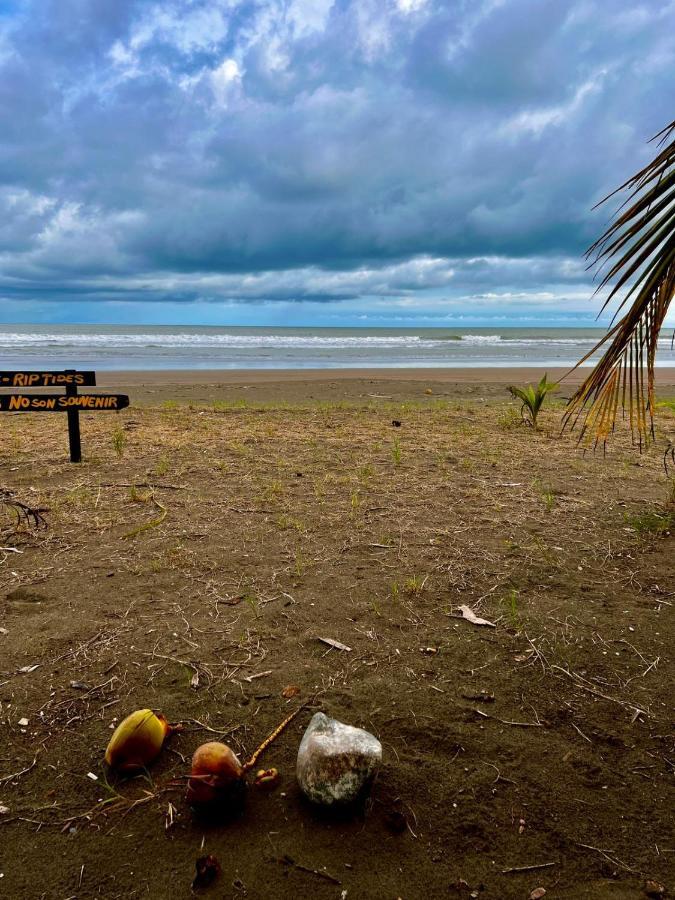 Bed and Breakfast Cabinas Playa Bandera Parrita Exterior foto