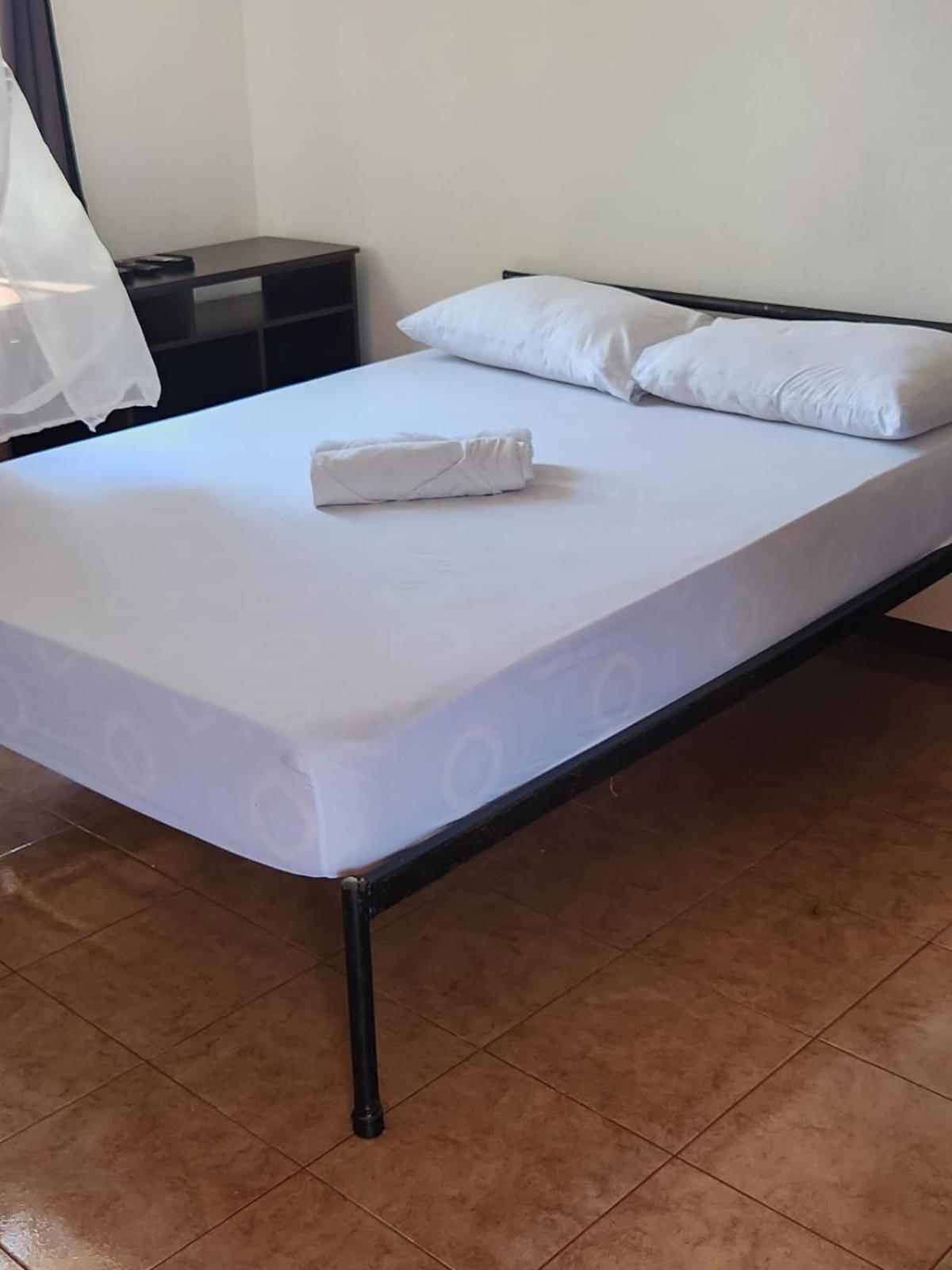 Bed and Breakfast Cabinas Playa Bandera Parrita Exterior foto