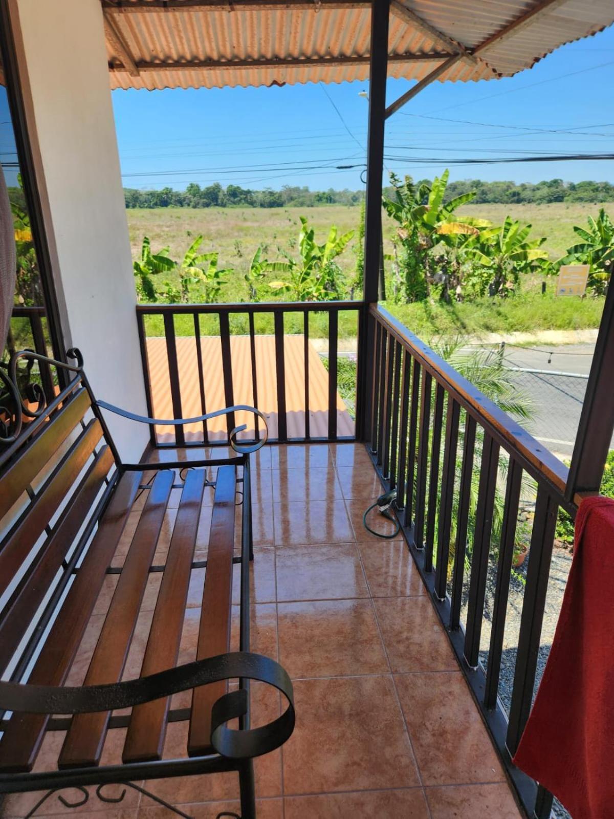Bed and Breakfast Cabinas Playa Bandera Parrita Exterior foto
