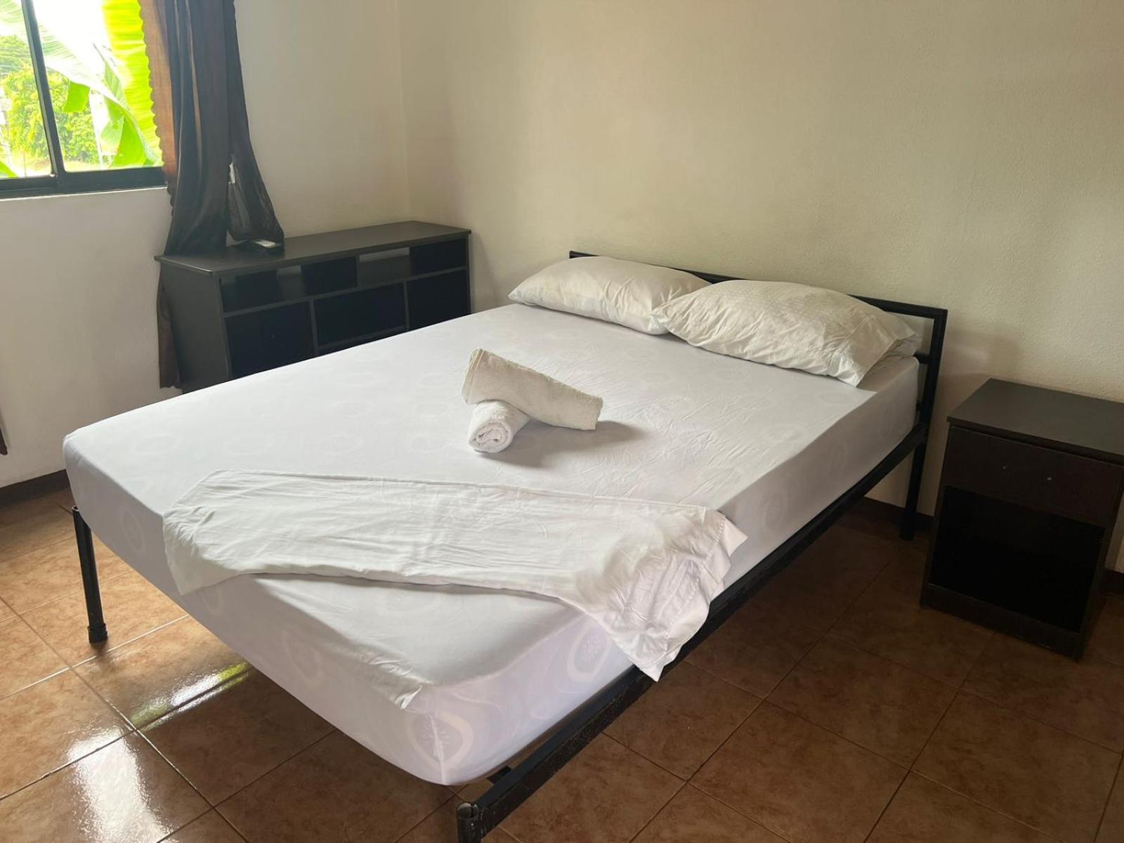 Bed and Breakfast Cabinas Playa Bandera Parrita Exterior foto