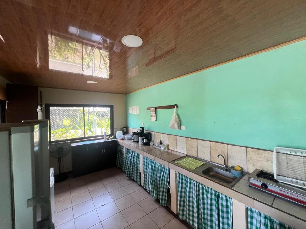 Bed and Breakfast Cabinas Playa Bandera Parrita Exterior foto